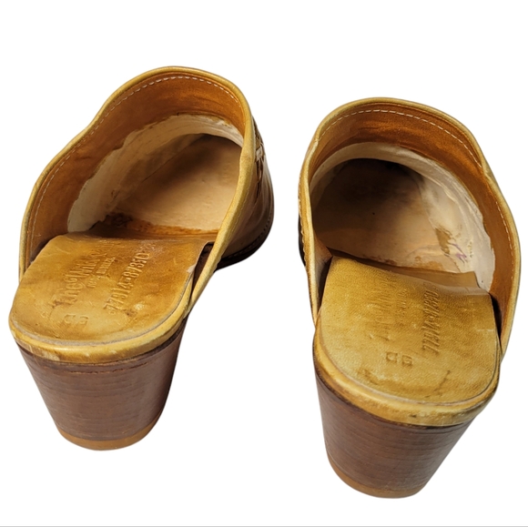 Vintage the Wild Pair tan leather clogs mule Size 9D - Picture 8 of 10